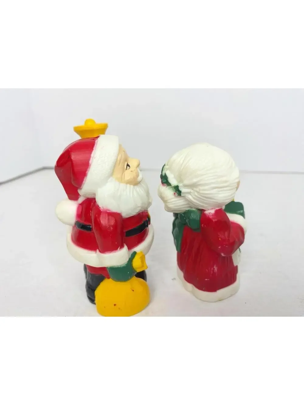 Vintage- 1986 McCrory Corp Mr. and Mrs. Claus Salt and Pepper Shakers